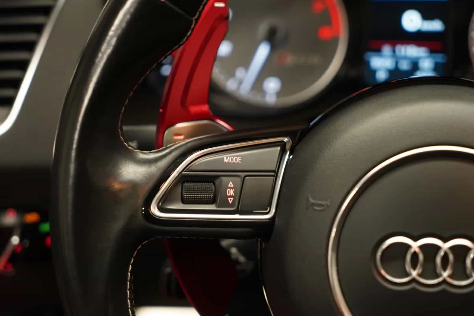 Audi SQ5 07/2016-photo-25