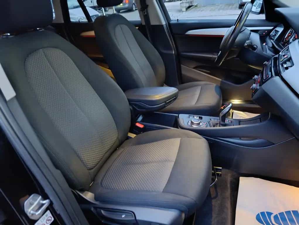 BMW X1 sDrive 18 d Advantage Navi LED AHK PDC SHZ 10/2018-photo-11