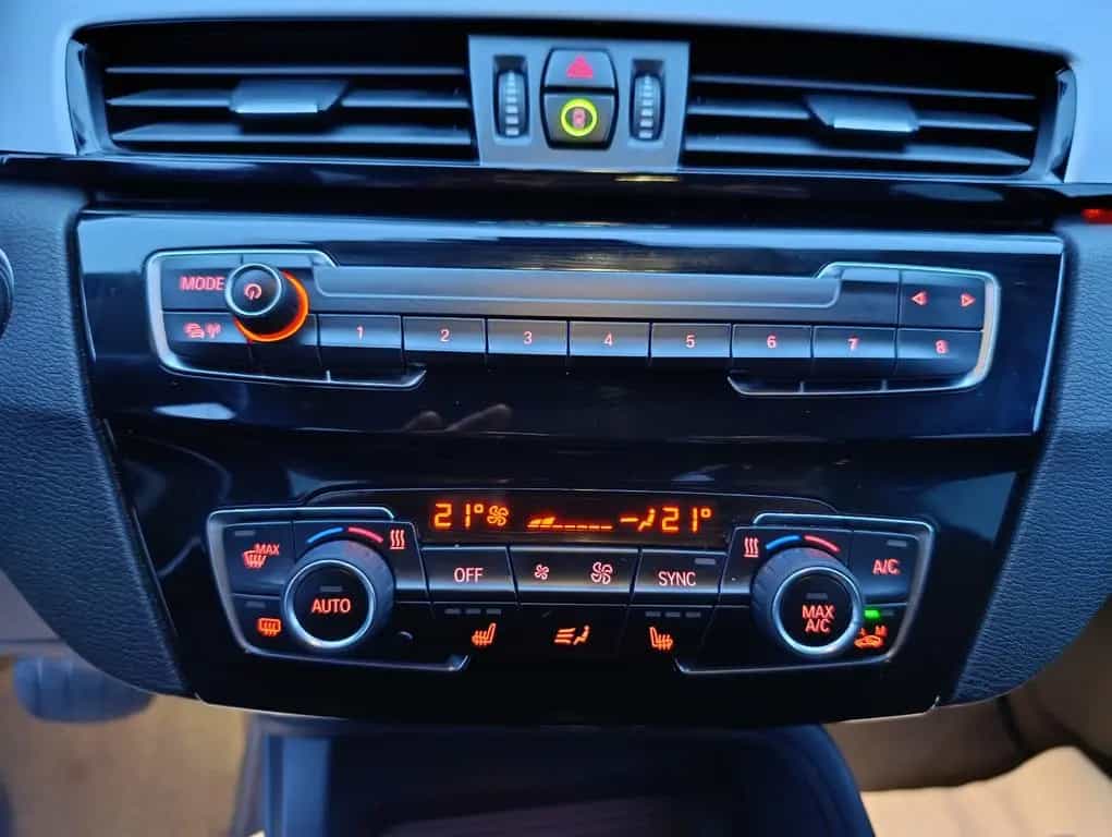 BMW X1 sDrive 18 d Advantage Navi LED AHK PDC SHZ 10/2018-photo-18
