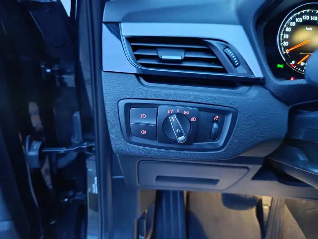 BMW X1 sDrive 18 d Advantage Navi LED AHK PDC SHZ 10/2018-photo-22
