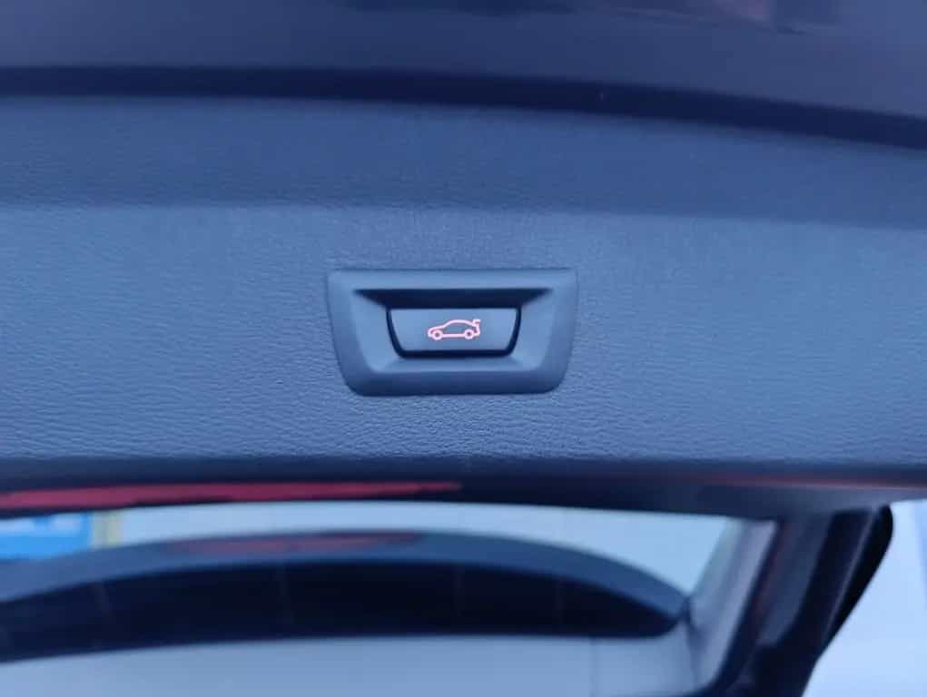 BMW X1 sDrive 18 d Advantage Navi LED AHK PDC SHZ 10/2018-photo-9