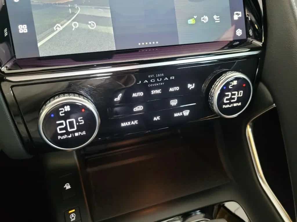 Jaguar E-Pace P250 R-Dynamic HSE AWD*Adaptives Fahrwerk 12/2021-photo-16