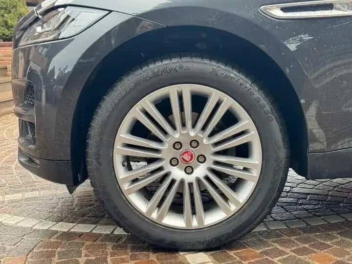 Jaguar F-Pace 2.0 D 180 CV Portfolio 04/2016-photo-4