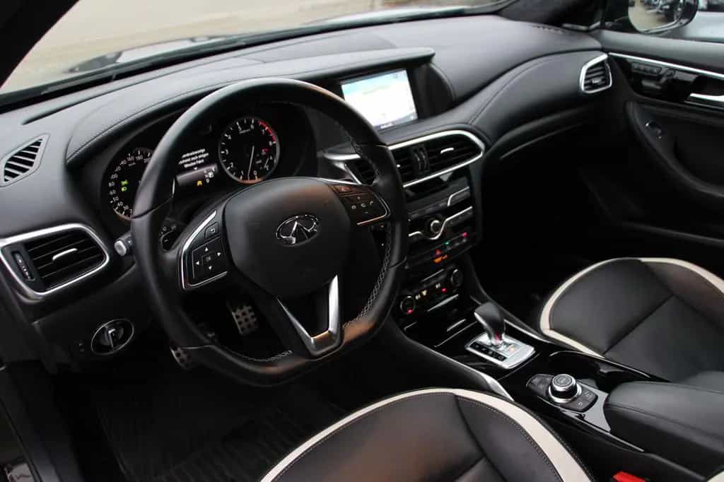 Infiniti Q30 2.0 AWD Sport Tech 08/2019-photo-10
