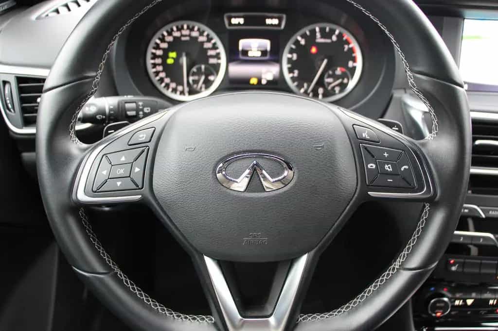 Infiniti Q30 2.0 AWD Sport Tech 08/2019-photo-12