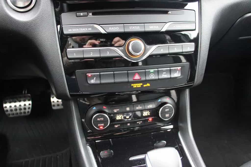 Infiniti Q30 2.0 AWD Sport Tech 08/2019-photo-15