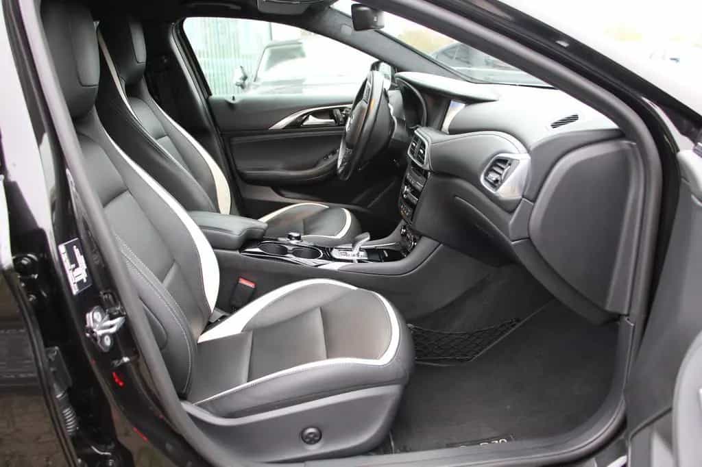 Infiniti Q30 2.0 AWD Sport Tech 08/2019-photo-6