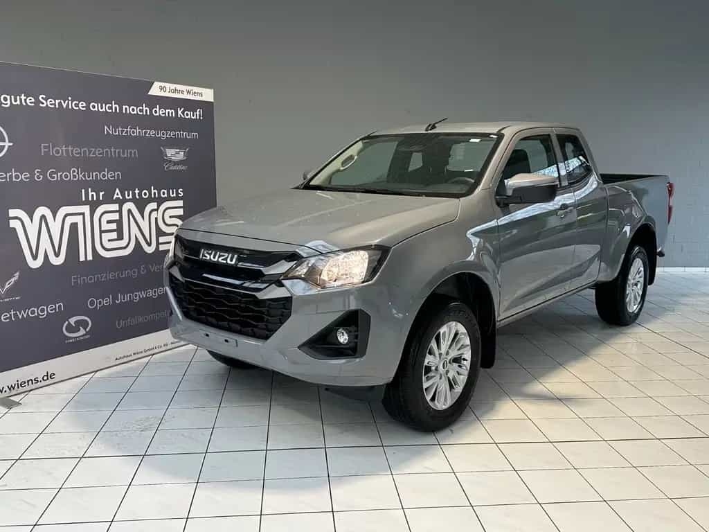 Isuzu D-Max Double Cab LS null-photo-0