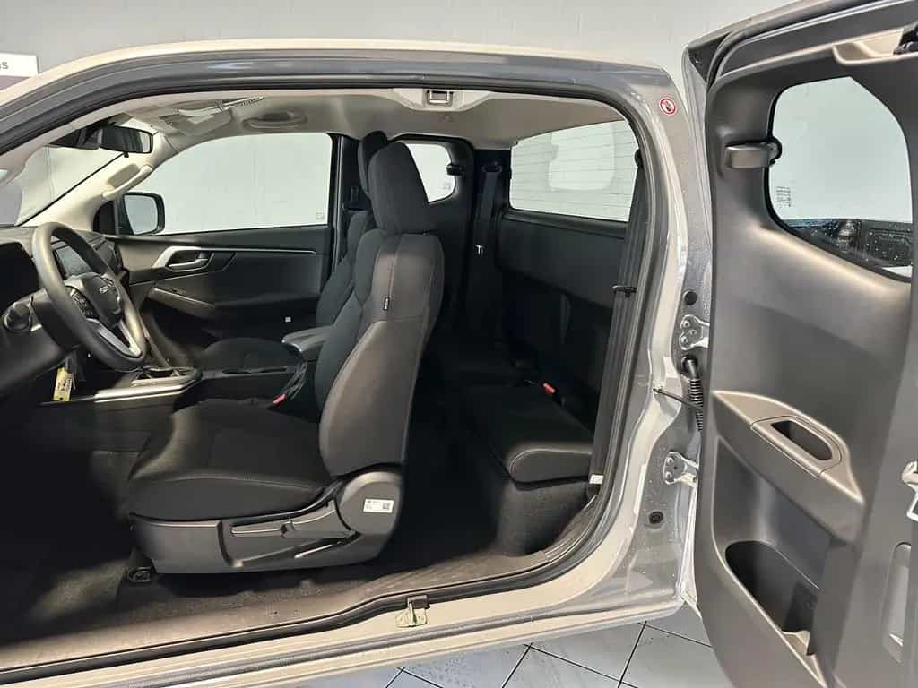 Isuzu D-Max Double Cab LS null-photo-3