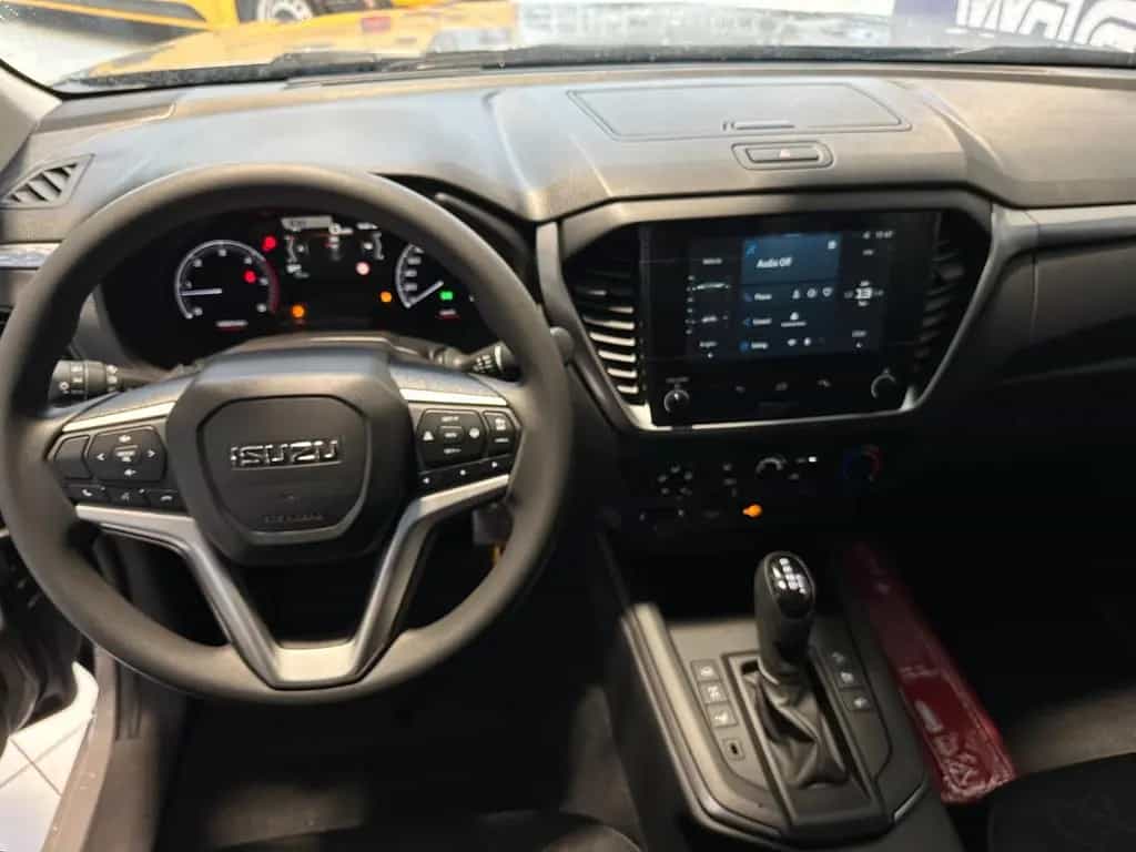 Isuzu D-Max Double Cab LS null-photo-5