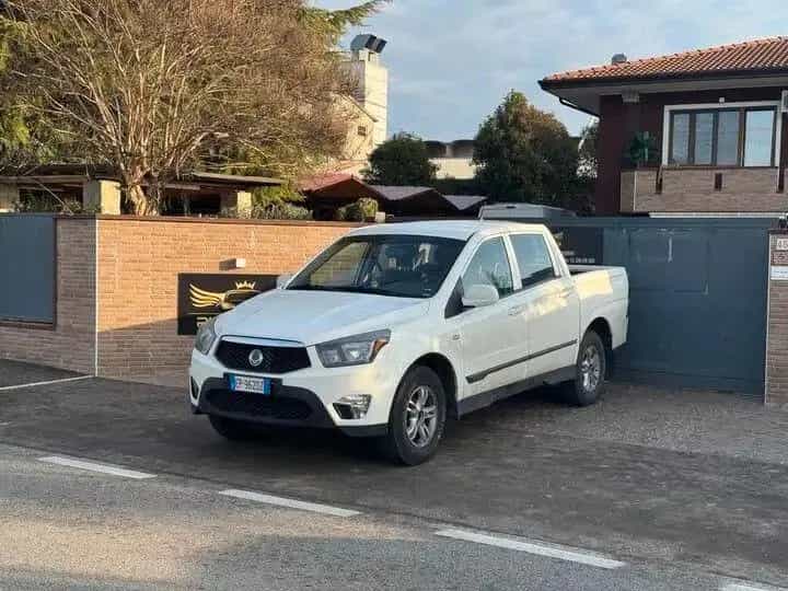 Ssangyong Actyon Sports 2.0 e-XDi 4WD 11/2012-photo-0