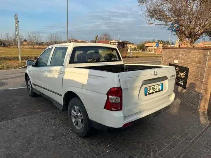 Ssangyong Actyon Sports 2.0 e-XDi 4WD 11/2012-photo-2