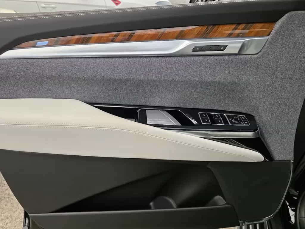 Cadillac Escalade Sport Platinum T1: 119.000 EUR, Stock ! null-photo-14