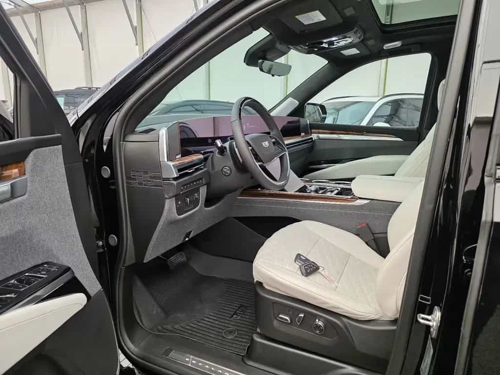 Cadillac Escalade Sport Platinum T1: 119.000 EUR, Stock ! null-photo-15