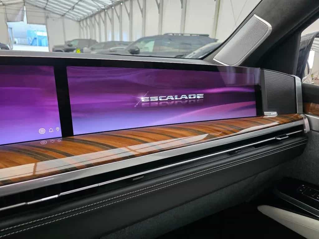 Cadillac Escalade Sport Platinum T1: 119.000 EUR, Stock ! null-photo-21