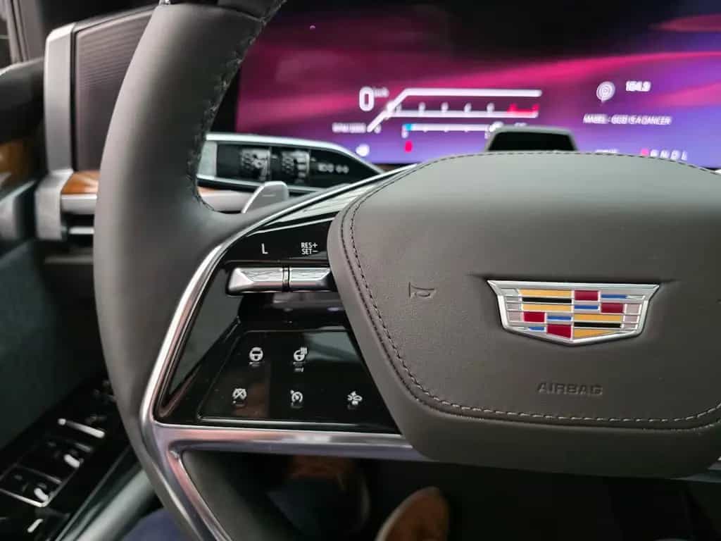Cadillac Escalade Sport Platinum T1: 119.000 EUR, Stock ! null-photo-24