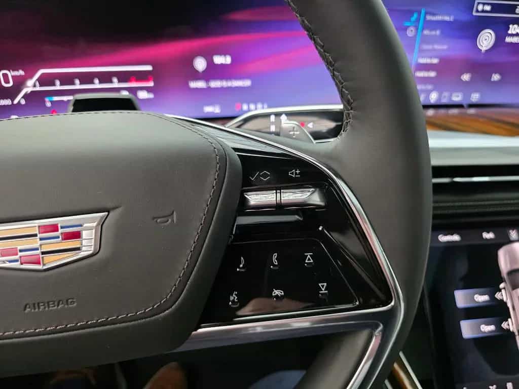 Cadillac Escalade Sport Platinum T1: 119.000 EUR, Stock ! null-photo-25