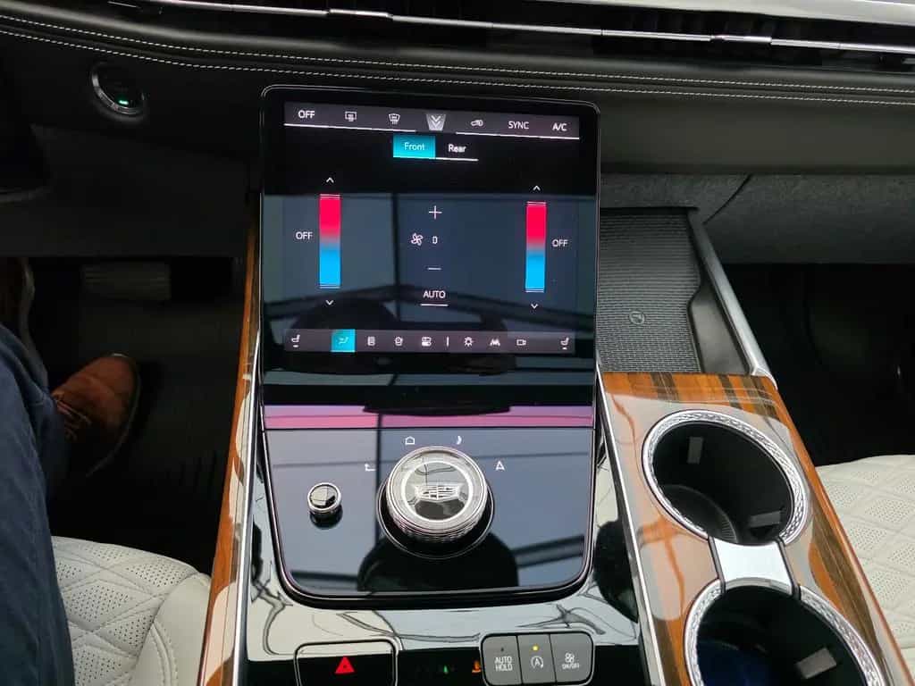 Cadillac Escalade Sport Platinum T1: 119.000 EUR, Stock ! null-photo-29