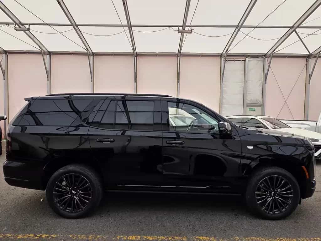Cadillac Escalade Sport Platinum T1: 119.000 EUR, Stock ! null-photo-3