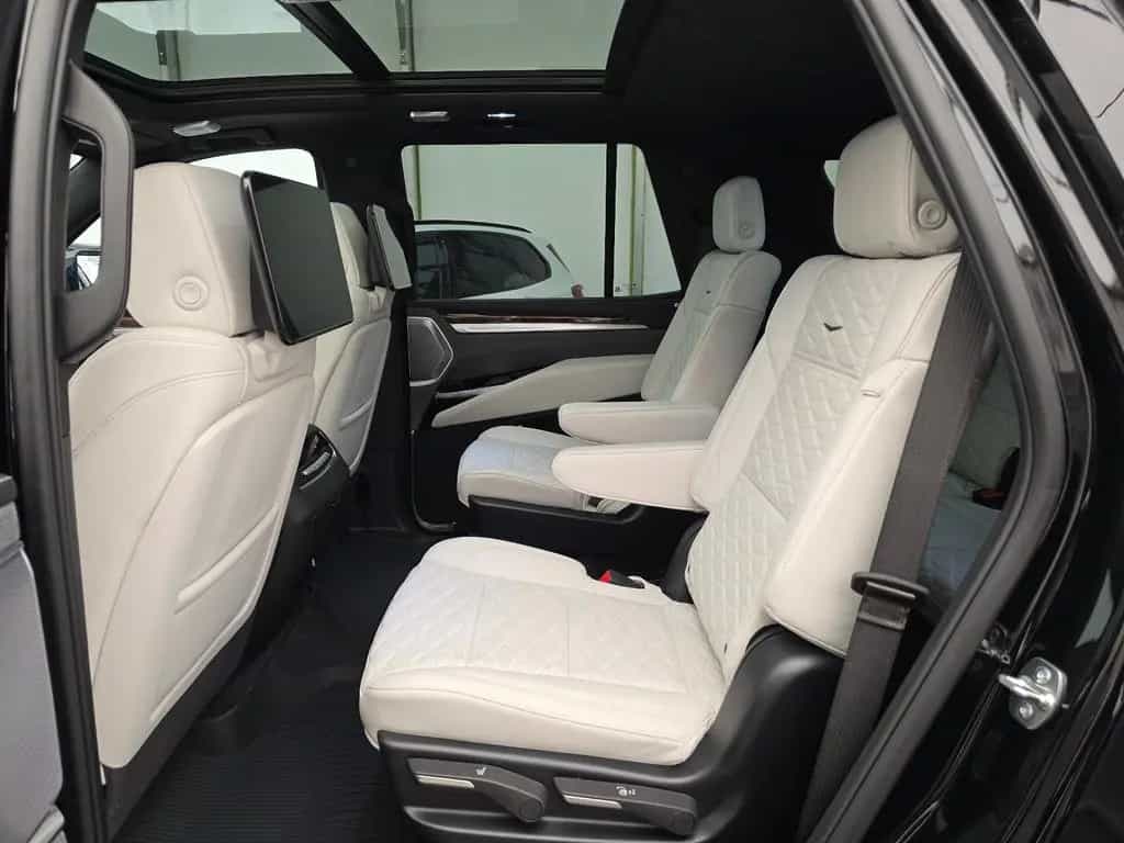 Cadillac Escalade Sport Platinum T1: 119.000 EUR, Stock ! null-photo-38