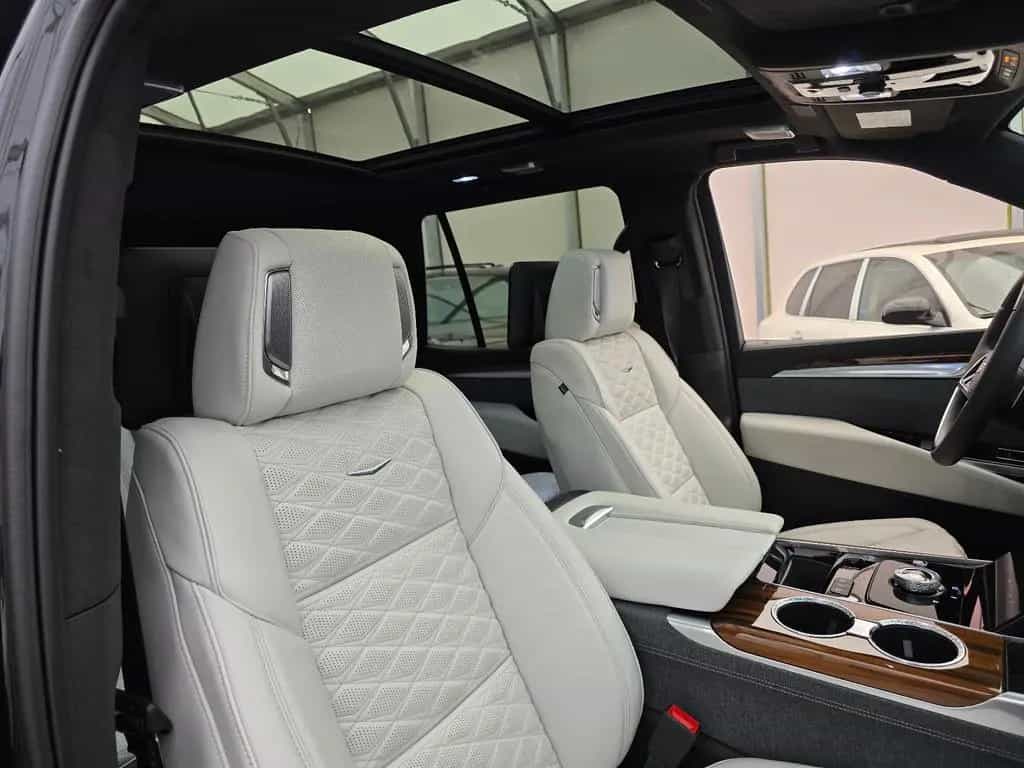 Cadillac Escalade Sport Platinum T1: 119.000 EUR, Stock ! null-photo-48