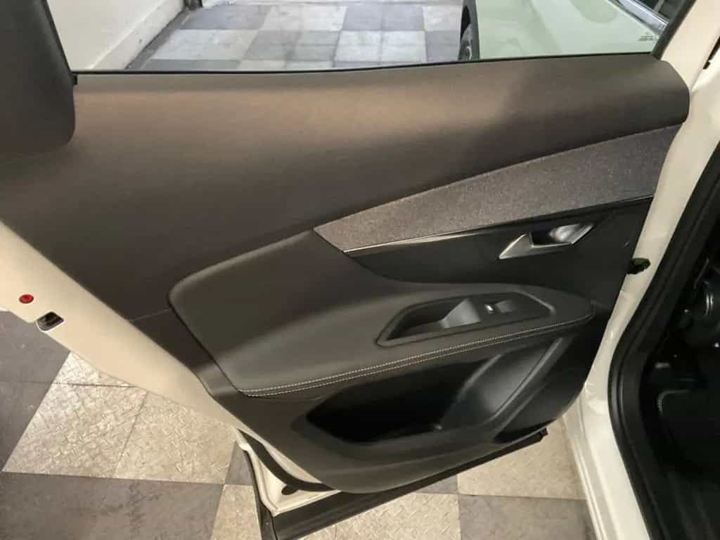 Peugeot 3008 Allure Gt.Line ,Aut,AHK,1.Hand 02/2019-photo-28