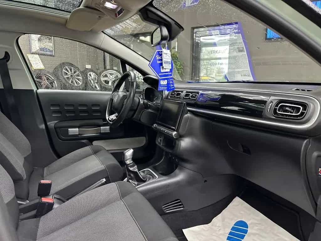 Citroën C3 1.2 PureTech 110 Shine*TÜV*PANORAMA*NAVI*SHZ* 05/2018-photo-8