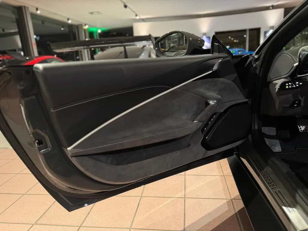 Ferrari Roma Spider MAGNETIC*PASSENGER*LED*360° 04/2026-photo-12