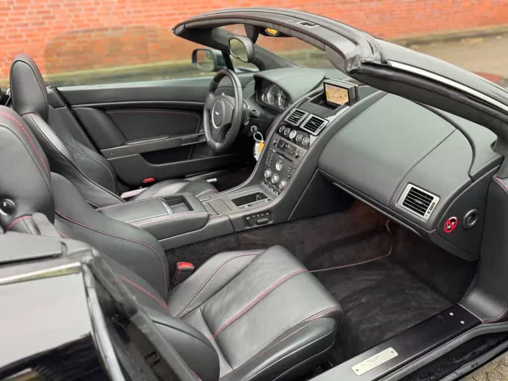 Aston Martin V8 Vantage Roadster 4.3l Sportshift  3XSCHWARZ 02/2008-photo-11