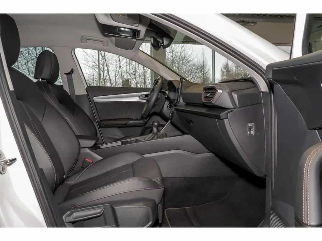 Cupra Formentor 1.5 TSI+E.HECKK.+AHK+KEYLESS+CARPLAY+S 01/2024-photo-6
