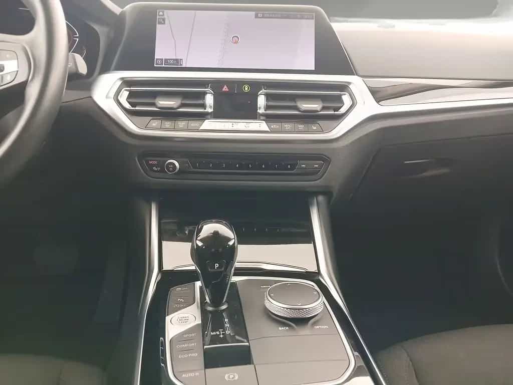 BMW 320 i Touring LiveCockpitProf PDC HiFi Alarm 06/2022-photo-9