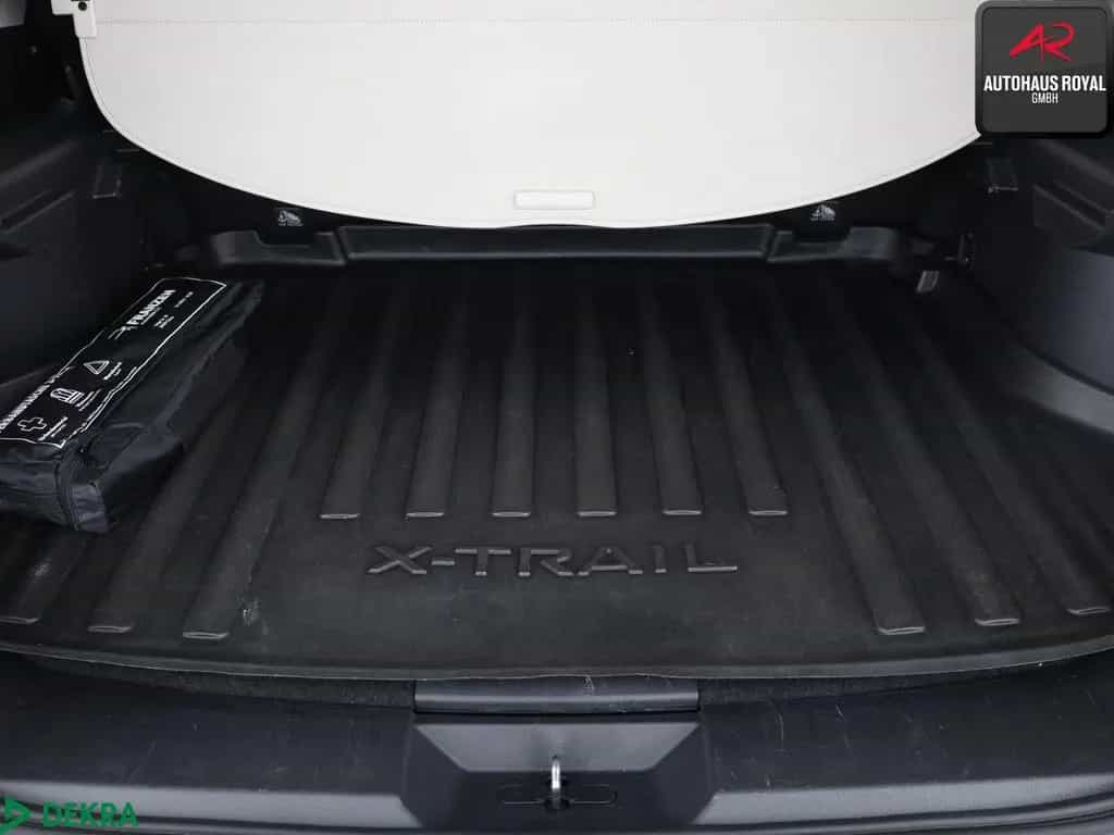 Nissan X-Trail 2.0 dCi 4x4 TEKNA KEYLESS,AHK,SCHECKHEFT 06/2017-photo-11