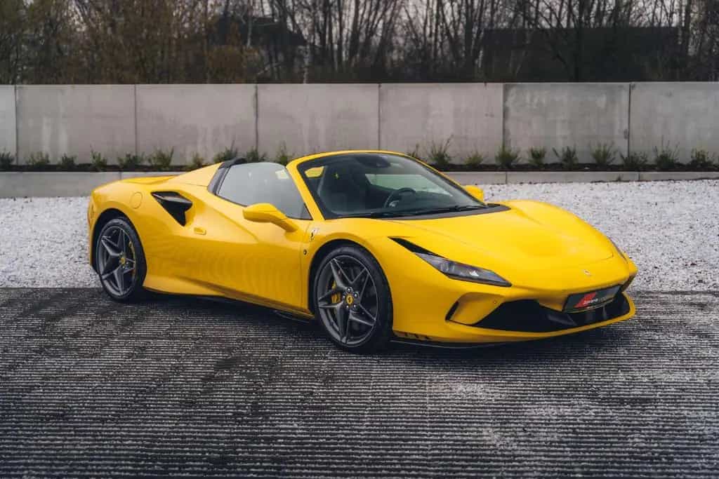 Ferrari F8 Spider Giallo Modena / Carbon Racing Seats / 05/2021-photo-0