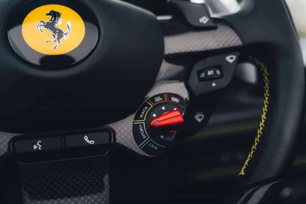 Ferrari F8 Spider Giallo Modena / Carbon Racing Seats / 05/2021-photo-14