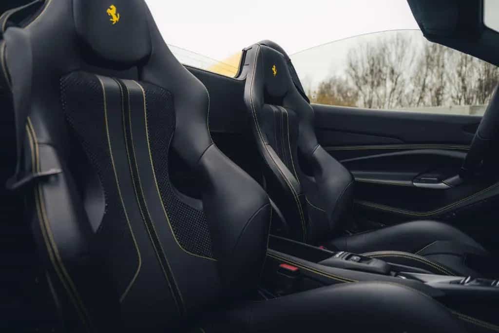 Ferrari F8 Spider Giallo Modena / Carbon Racing Seats / 05/2021-photo-25
