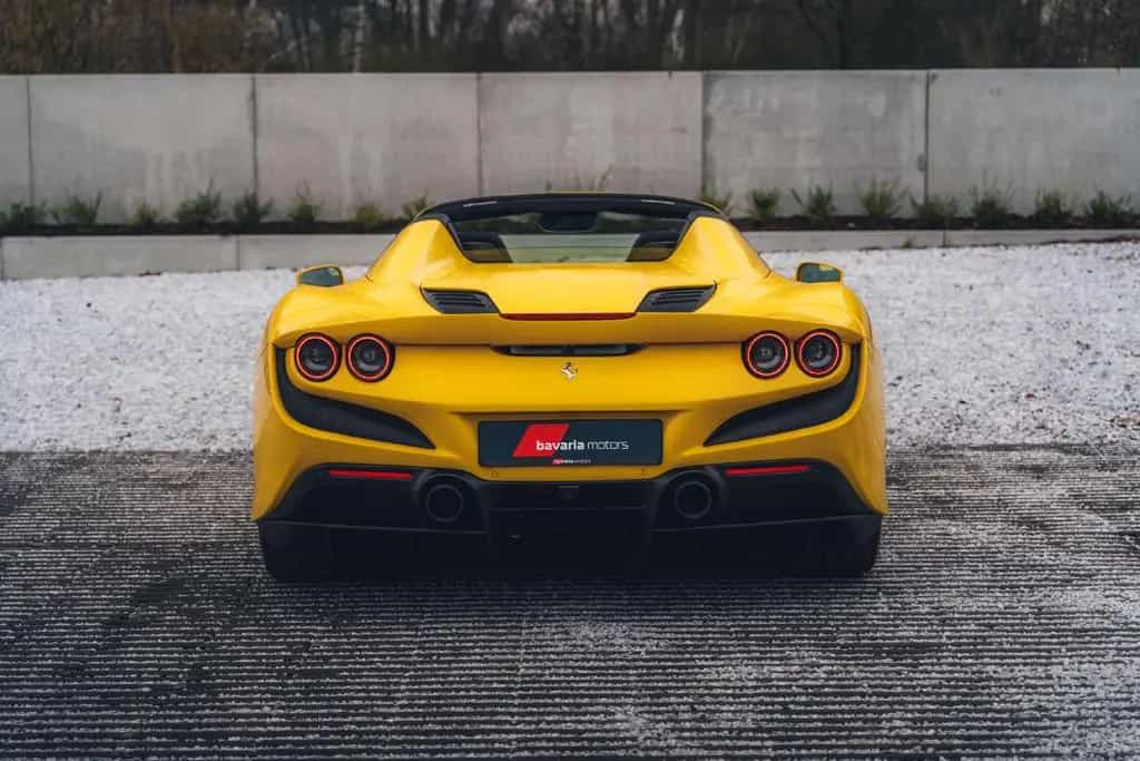 Ferrari F8 Spider Giallo Modena / Carbon Racing Seats / 05/2021-photo-6