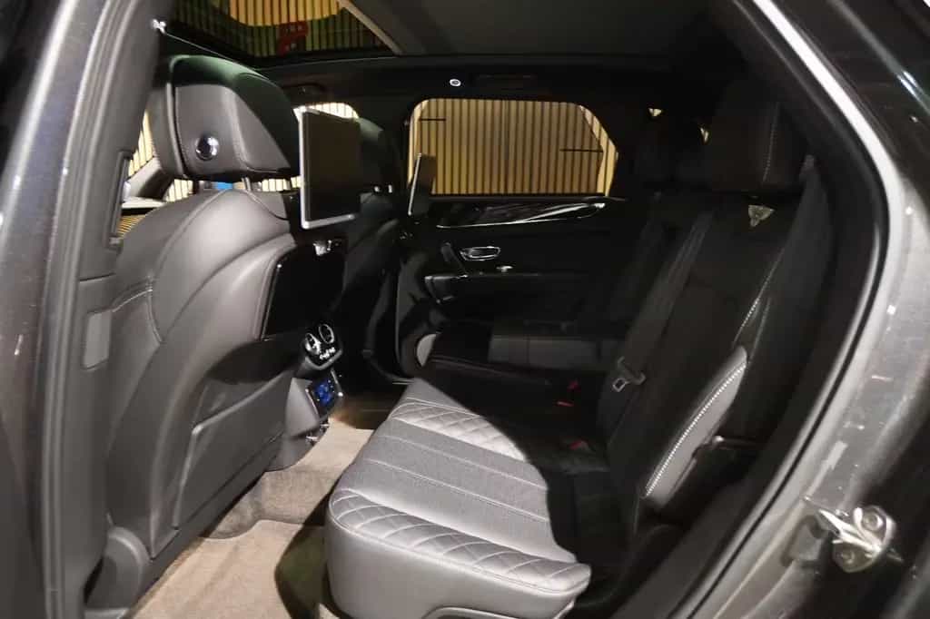 Bentley Bentayga W12 6.0-Rear Entertainment-Blackpack 08/2019-photo-12