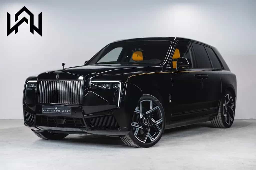 Rolls-Royce Cullinan SERIES II BLACK BADGE *Footrest* MY26* null-photo-0