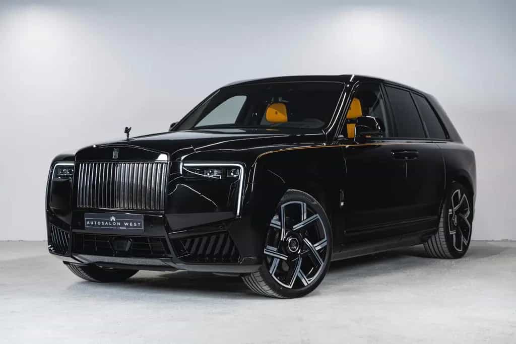 Rolls-Royce Cullinan SERIES II BLACK BADGE *Footrest* MY26* null-photo-1