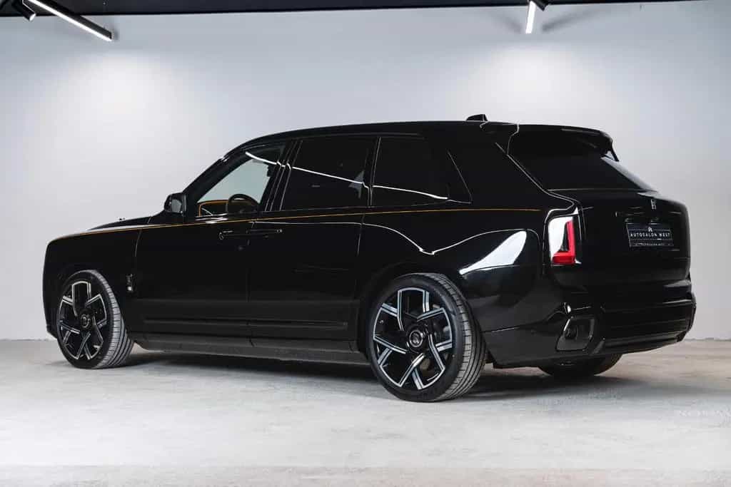 Rolls-Royce Cullinan SERIES II BLACK BADGE *Footrest* MY26* null-photo-11