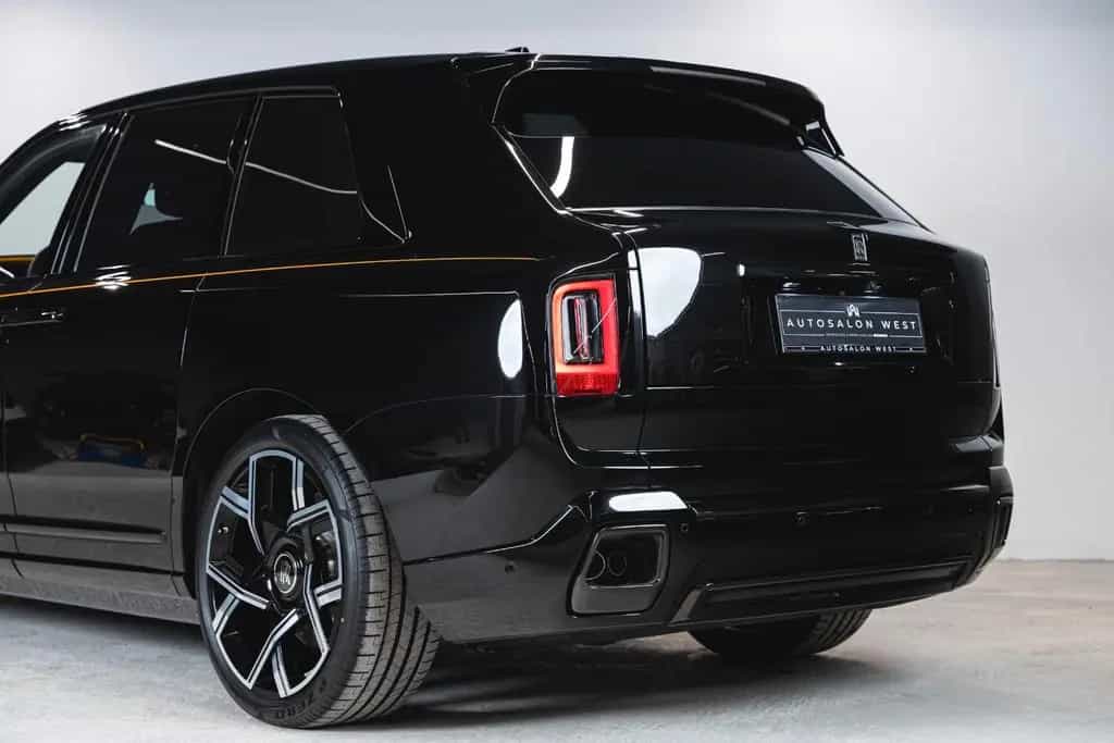 Rolls-Royce Cullinan SERIES II BLACK BADGE *Footrest* MY26* null-photo-12