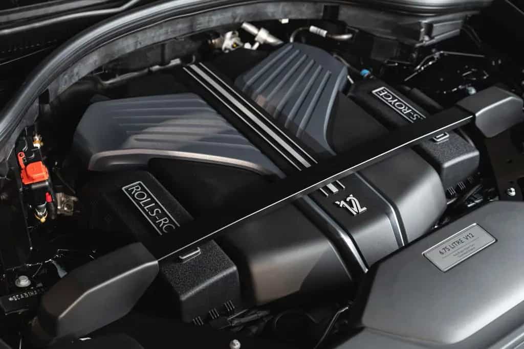 Rolls-Royce Cullinan SERIES II BLACK BADGE *Footrest* MY26* null-photo-16