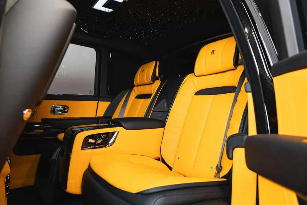 Rolls-Royce Cullinan SERIES II BLACK BADGE *Footrest* MY26* null-photo-21