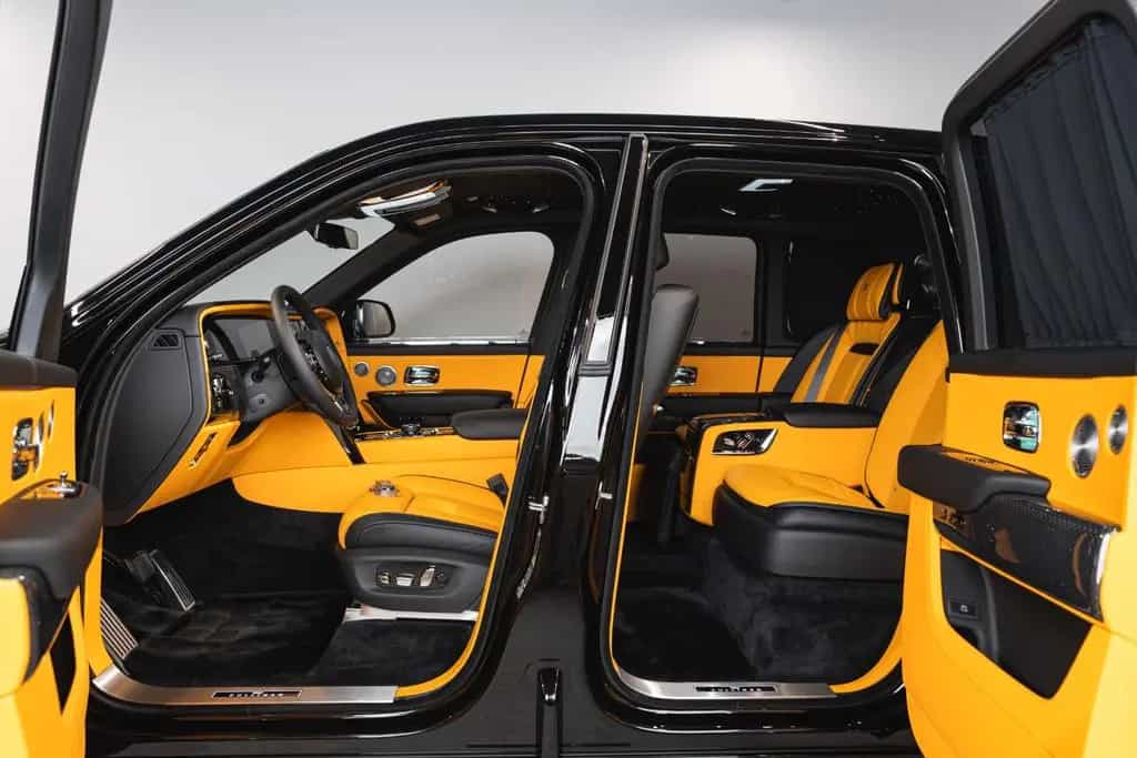 Rolls-Royce Cullinan SERIES II BLACK BADGE *Footrest* MY26* null-photo-22