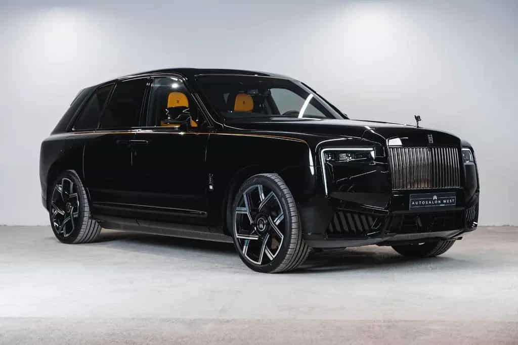 Rolls-Royce Cullinan SERIES II BLACK BADGE *Footrest* MY26* null-photo-3