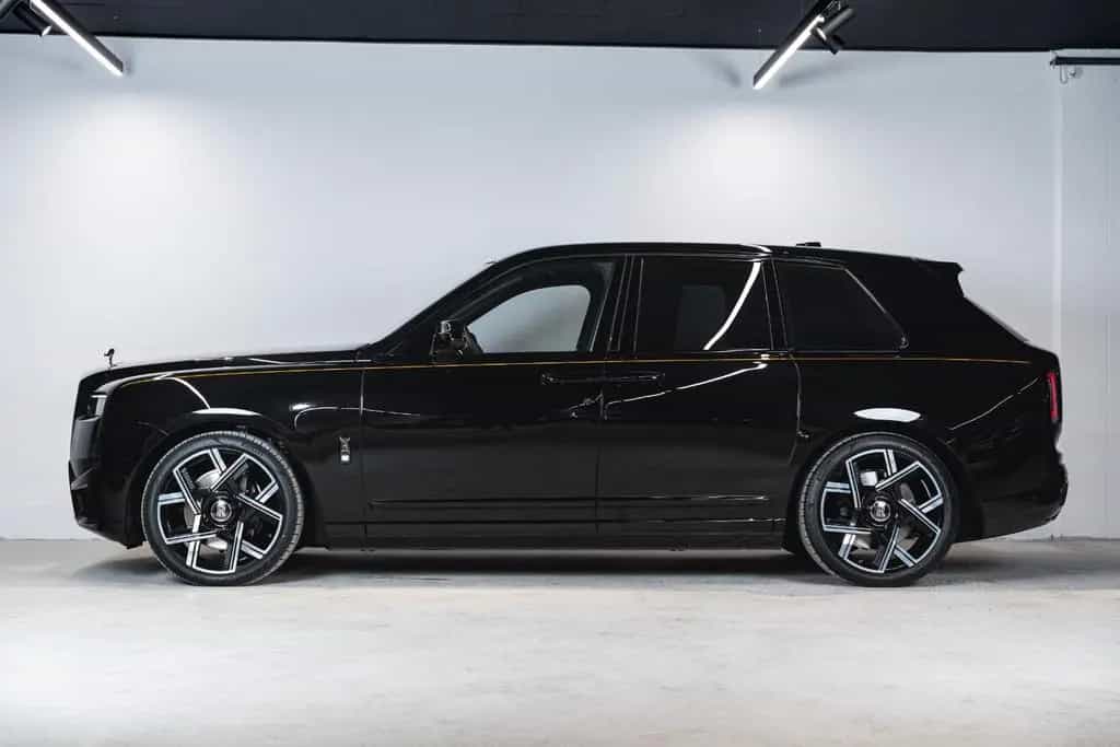 Rolls-Royce Cullinan SERIES II BLACK BADGE *Footrest* MY26* null-photo-5