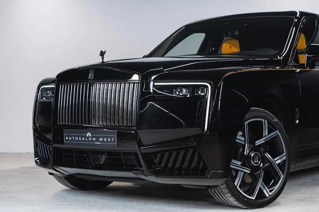 Rolls-Royce Cullinan SERIES II BLACK BADGE *Footrest* MY26* null-photo-8
