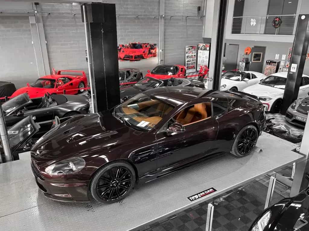 Aston Martin DBS V12 5.9 - Amethyst Red 01/2010-photo-0