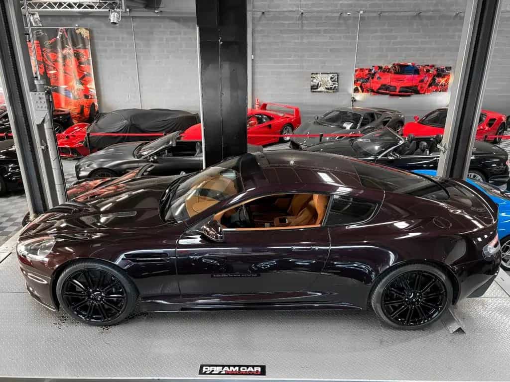 Aston Martin DBS V12 5.9 - Amethyst Red 01/2010-photo-1
