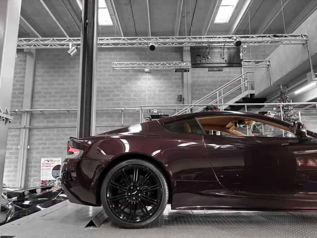 Aston Martin DBS V12 5.9 - Amethyst Red 01/2010-photo-14